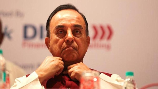 सुब्रमण्यन स्वामी ने तीनों खानों केी चुप्पी पर जताई थी नाराजगी