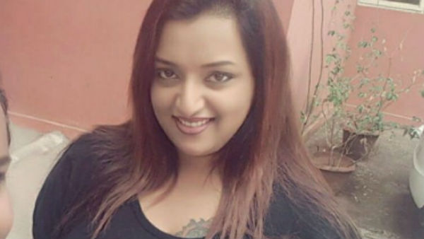 रैकेट चलाने का आरोप