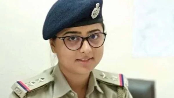 आरोपी से 35 लाख रुपए की रिश्वत मांगी थी