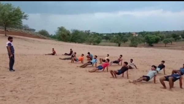 30 युवक युवतियां ले रहे प्रशिक्षण