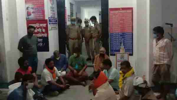 BJP MLA Pankaj Gupta sits on dharna against Unnao police BJP MLA Pankaj Gupta sits on dharna against Unnao police