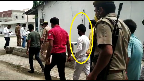 Watch: father give money to neighbors for murder of son, hapur police reveals the case Watch: father give money to neighbors for murder of son, hapur police reveals the case