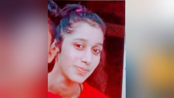 Body of girl found in toilet of Vaishali Express Body of girl found in toilet of Vaishali Express