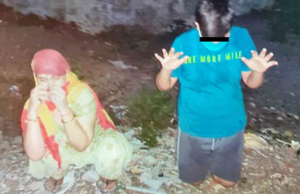 गैंगस्टर विकास दुबे की पत्नी और बेटा लखनऊ से गिरफ्तार, कानपुर ले गई पुलिस गैंगस्टर विकास दुबे की पत्नी और बेटा लखनऊ से गिरफ्तार, कानपुर ले गई पुलिस