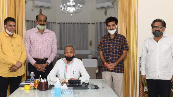 निर्दलीय विधायक भी गहलोत से मिले