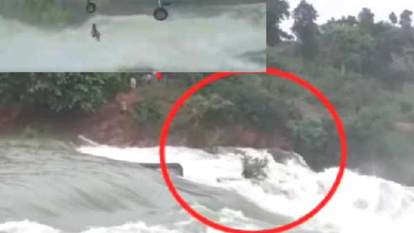 गुस्से के कारण पानी में उतरे थे