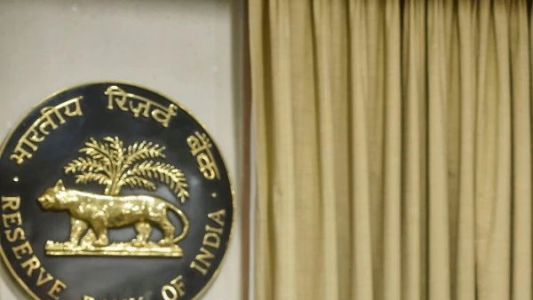 एक साल से 2000 का एक भी नोट नहीं छपा