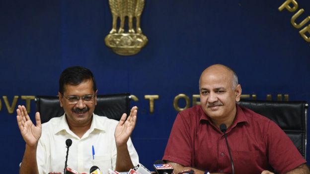 केजरीवाल सरकार अपने 12 कॉलेजों में लोगों की सैलरी क्यों नहीं दे रही? केजरीवाल सरकार अपने 12 कॉलेजों में लोगों की सैलरी क्यों नहीं दे रही?