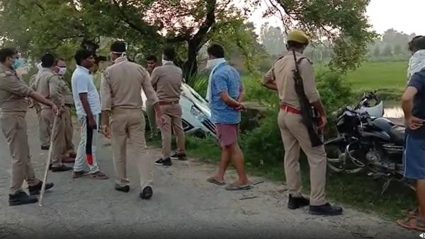 tree people killed as car rammed in bijnor tree people killed as car rammed in bijnor