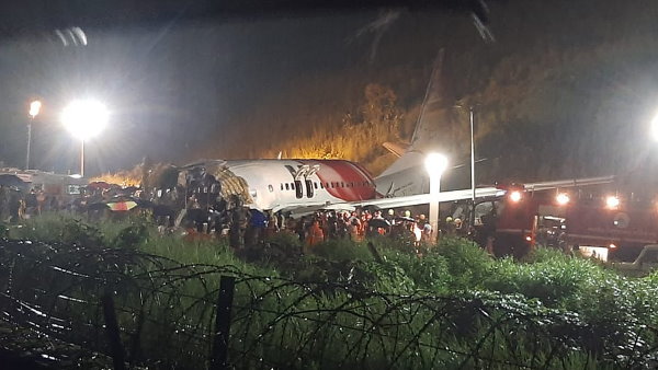 रनवे से 1000 मीटर पहले ही टच हो गया था विमान