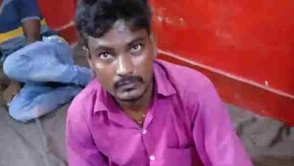 a husband cut his wife and neck with an axe In Amroha district of Uttar Pradesh a husband cut his wife and neck with an axe In Amroha district of Uttar Pradesh