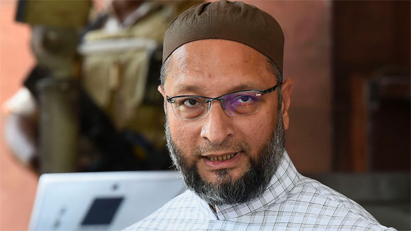 पीएम के भूमि पूजन में शामिल होने पर भी उठाया सवाल
