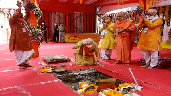 पीएम मोदी से मुनव्वर राना की गुजारिश