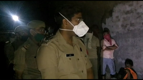 wife found dead with two children at bijnor, police caught husband wife found dead with two children at bijnor, police caught husband
