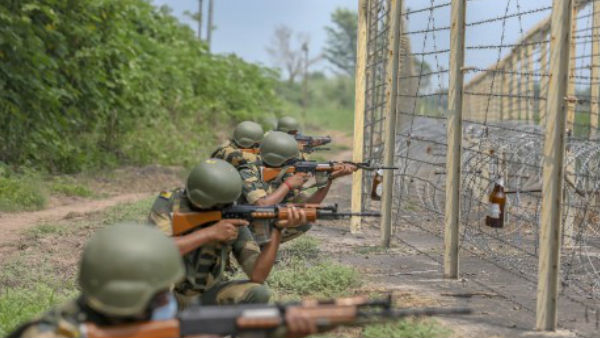 BSF troops foiled an infiltration bid of armed terrorists from Pakistan side BSF troops foiled an infiltration bid of armed terrorists from Pakistan side