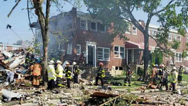 Massive Baltimore explosion destroys several houses, killing at least 1 and many trapped Massive Baltimore explosion destroys several houses, killing at least 1 and many trapped