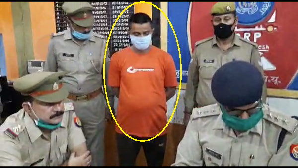 foreign currency cash seized by GRP and RPF team at uttar pradesh foreign currency cash seized by GRP and RPF team at uttar pradesh