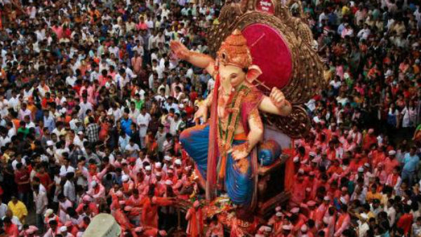 ऐसे में आप घर में निम्नलिखिल तरीके से विसर्जन कर सकते हैं...