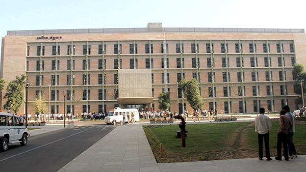 More Than 30 Employees Covid-19 Positive Of Gandhinagar secretariat, One Employee dies More Than 30 Employees Covid-19 Positive Of Gandhinagar secretariat, One Employee dies