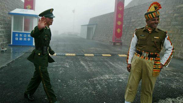 सेना देश की सुरक्षा के लिए प्रतिबद्ध