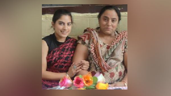 आठ सितंबर को जा रहीं हैं यूके
