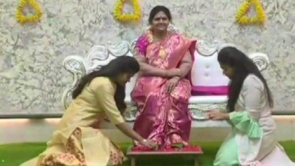 अपने आशियाने का सपना लिए माधवी का कार एक्सीडेंट में हो गया निधन
