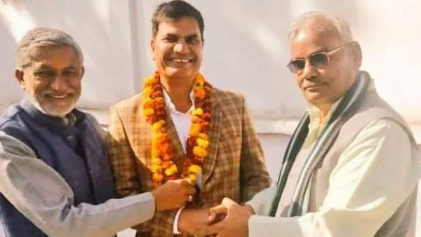 कार्यकर्ता निकला कोरोना पॉजिटिव