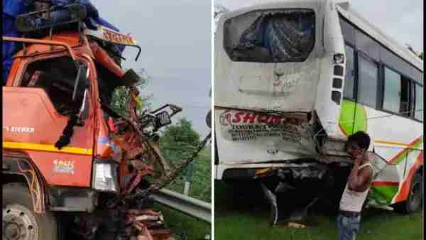Four people died in a road accident on the Yamuna Expressway Four people died in a road accident on the Yamuna Expressway