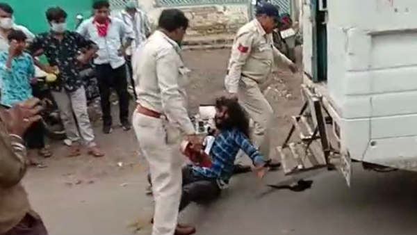 बाल पकड़कर घसीटा