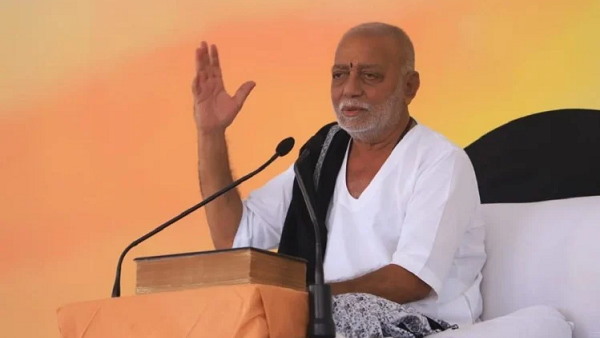 कथा में श्रद्धालुओं से करोड़ों रुपए जुटाए गए