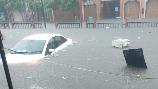 सोशल मीडिया पर छाई जयपुर की बारिश