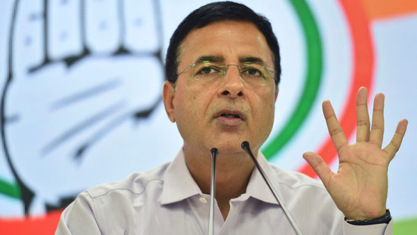 जिद्दी मोदी सरकार छात्रों की शिकायतों को सुनने तैयार नहींः सुरजेवाला