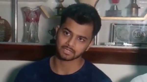 कॉलेज छोड़ने के बाद अफसर बनने की ठानी