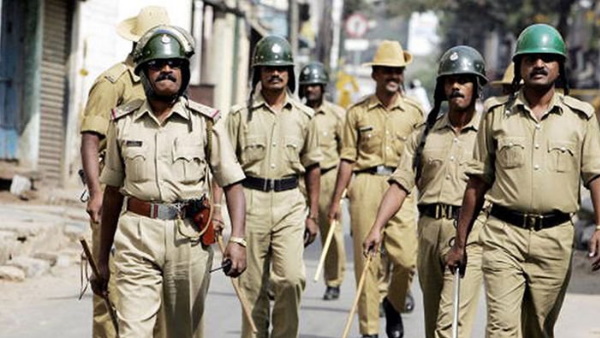 बॉस ने पुलिस में दी शिकायत