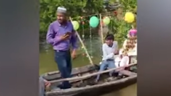 बाढ़ के पानी को पारकर दूल्हा पहुंचा दुल्हन के घर