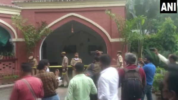 lucknow double murder railway official wife and son shot to death in posh Gautampalli lucknow double murder railway official wife and son shot to death in posh Gautampalli