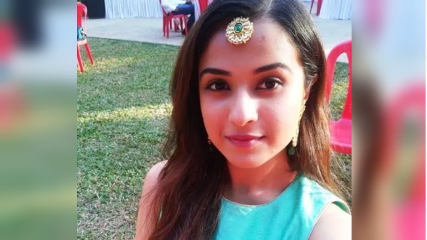 'हमारी बेटी को बदनाम करके फायदा मत उठाएं'