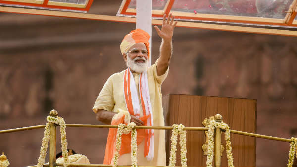पीएम ने स्वतंत्रता सेनानियों को किया याद