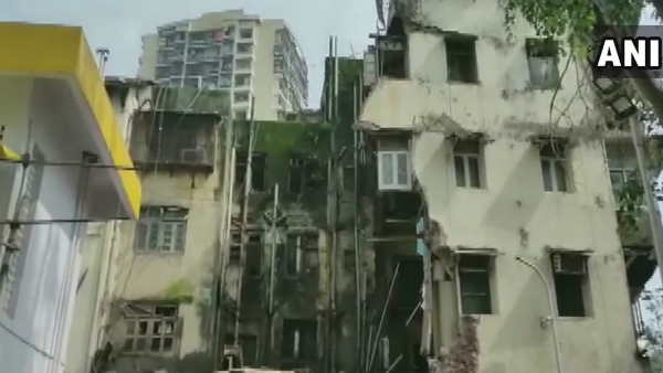 Mumbai, Parts of 3rd to 7th floor of building collapsed, Chowk Dongri, maharashtra, building, मुंबई, महाराष्ट्र, डोंगरी में बहुमंजिला इमारत के कुछ हिस्से गिरे, Mumbai, Parts of 3rd to 7th floor of building collapsed, Chowk Dongri, maharashtra, building, मुंबई, महाराष्ट्र, डोंगरी में बहुमंजिला इमारत के कुछ हिस्से गिरे,
