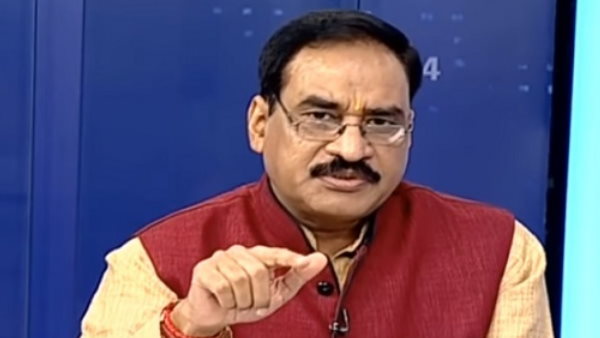 नवाबी का इस तरह का पहला ट्वीट नहीं