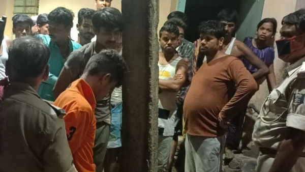 people caught two brother during theft then beat him brutally people caught two brother during theft then beat him brutally