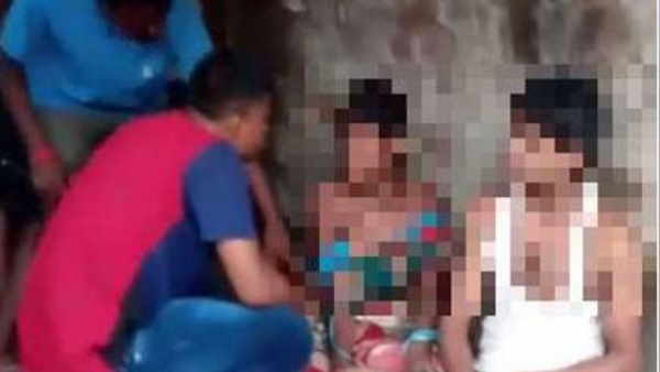 प्रेमी-प्रेमिका को आपत्तिजनक हालत में पकड़ा