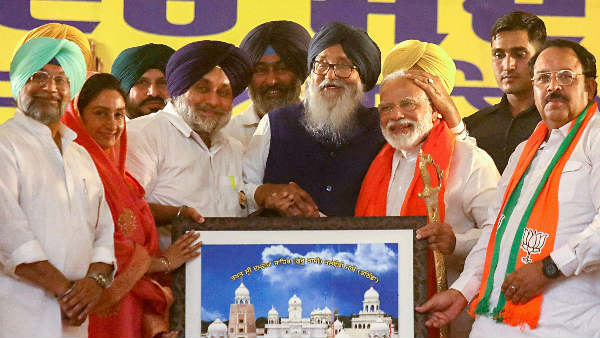 राष्ट्रीय राजनीति बेस्वाद हो गई है