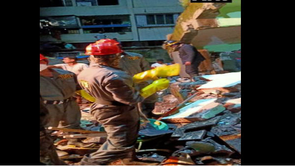 Maharashtra: A three-storied building collapses in Patel Compound area in Bhiwandi, Thane Maharashtra: A three-storied building collapses in Patel Compound area in Bhiwandi, Thane