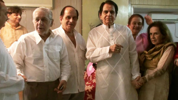 Veteran actor Dilip Kumars Younger Brother Ehsan Khan passed away. He had tested positive for COVID19 Veteran actor Dilip Kumars Younger Brother Ehsan Khan passed away. He had tested positive for COVID19