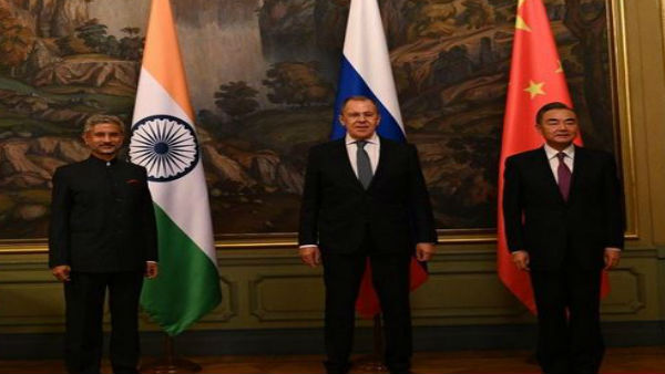 चीनी विदेश मंत्री से मिले, सीमा समझौतों का करें पालन चीन
