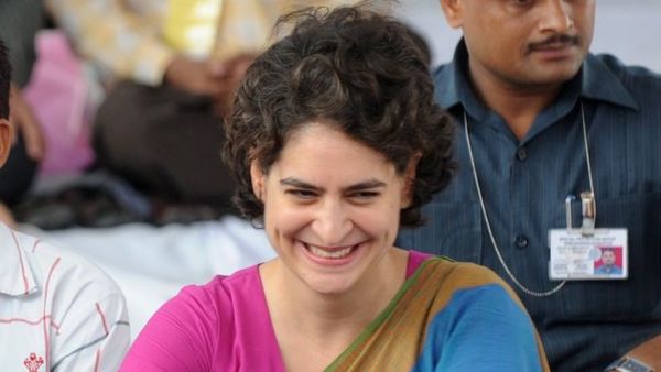 UP: कांग्रेस को फिर से उबारने की कोशिश करतीं प्रियंका गांधी UP: कांग्रेस को फिर से उबारने की कोशिश करतीं प्रियंका गांधी