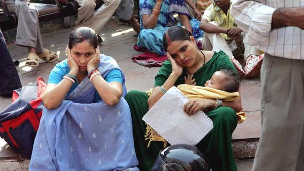 समस्याओं का समाधान करने की जगह ध्यान हटाते सिस्टम के लोग समस्याओं का समाधान करने की जगह ध्यान हटाते सिस्टम के लोग