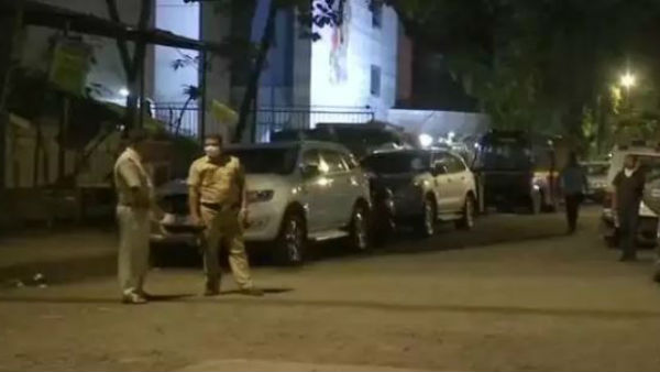 Mumbai Police is on high alert after the blast in Delhi today. Security tightened: Mumbai Police Mumbai Police is on high alert after the blast in Delhi today. Security tightened: Mumbai Police