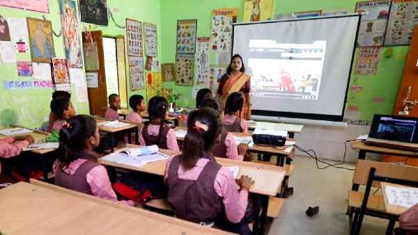 सरकारी स्कूल में निजी स्कूल जैसी हैं सभी सुविधाएं